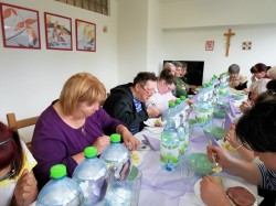 komunita_obed_3_.jpg||