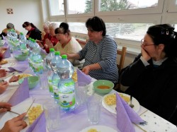 komunita_obed_5_.jpg||