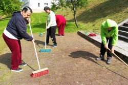 21_upratujeme_po_kosen_.jpg||