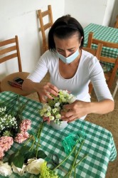 13_nov_jed_le_komunita.jpg||