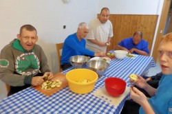 03_jablkova_strudla.jpg||