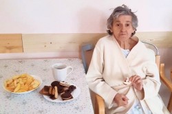 06___popoludnajsie_posedenie_pri_dobrej_kavicke_a_obcerstveni.jpg||