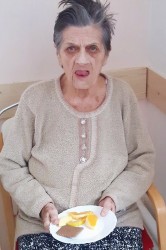 13___popoludnajsie_posedenie_pri_dobrej_kavicke_a_obcerstveni.jpg||