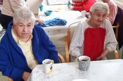 17___popoludnajsie_posedenie_pri_dobrej_kavicke_a_obcerstveni.jpg||