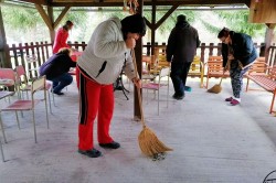 09___upratovanie_altanku_pc.jpg||