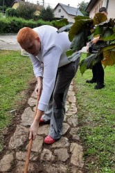 02_prace_v_zahrade.jpg||