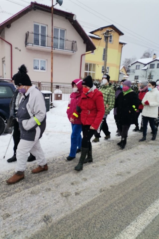 03_prechadzka_kostol.jpg||