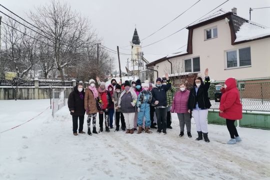 06_prechadzka_kostol.jpg||