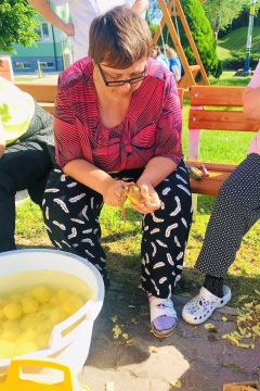 06_pomahat_nas_tesi_pc.jpg||