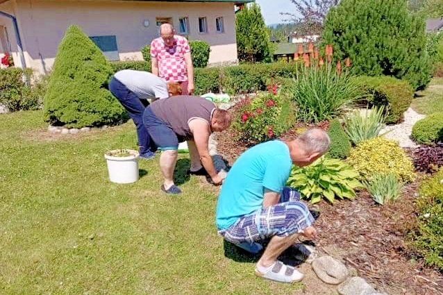 02_prace_v_zahrade_pc.jpg||