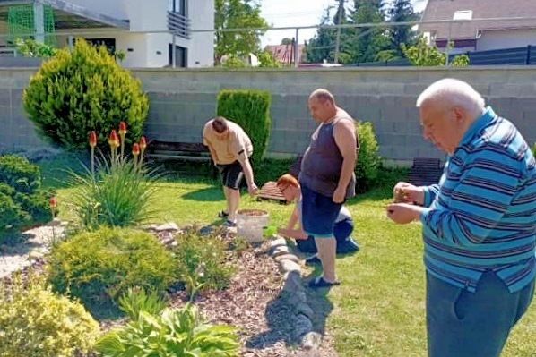 03_prace_v_zahrade_pc.jpg||