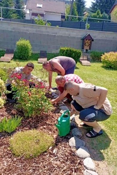 04_prace_v_zahrade_pc.jpg||