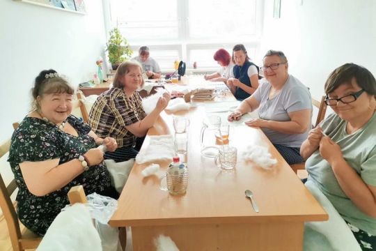 02_material_pc.jpg||