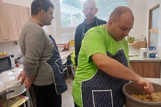 04_jablkovy_kolac.jpg||