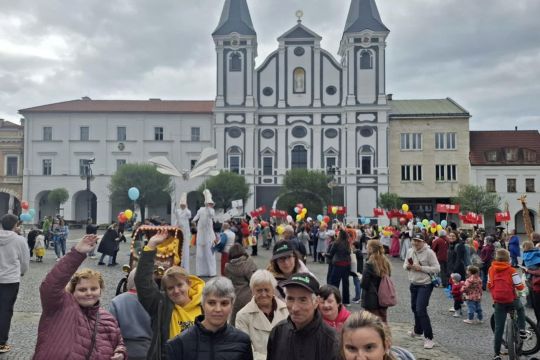 05_sprievod_babky.jpg||