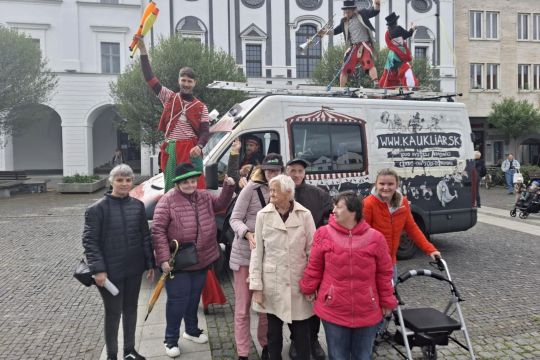 06_sprievod_babky.jpg||