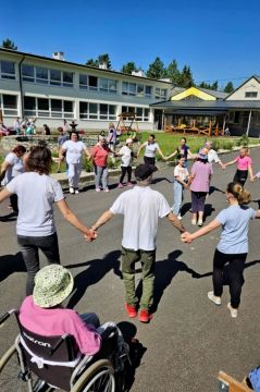 04_medzigenera_n_pc.jpg||