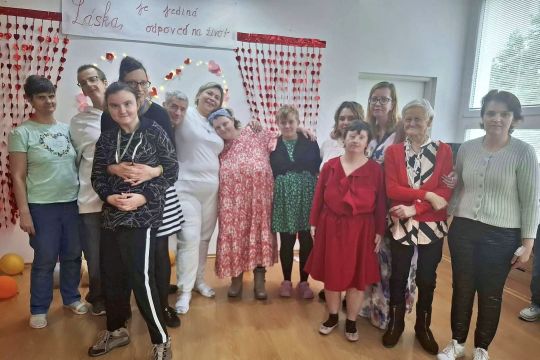 01_valent_n_pc.jpg||