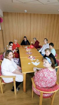 21_valent_n_pc.jpg||