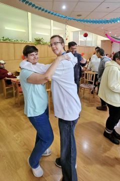 25_valent_n_pc.jpg||