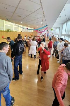 26_valent_n_pc.jpg||