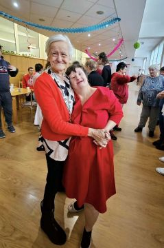 27_valent_n_pc.jpg||